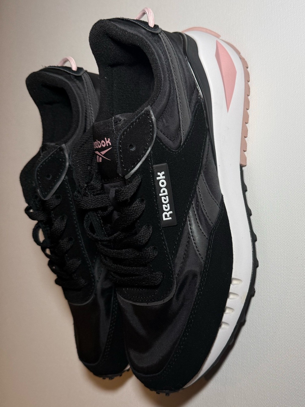 Reebok Women's classic Galaxy 10 black pink size 8.5